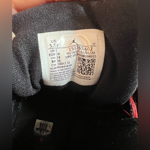 Reverse Flu Game Jordan 12 Retro - Picture 7 of 7